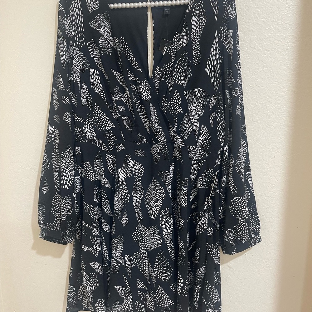 Elegant Black and White Patterned Dress